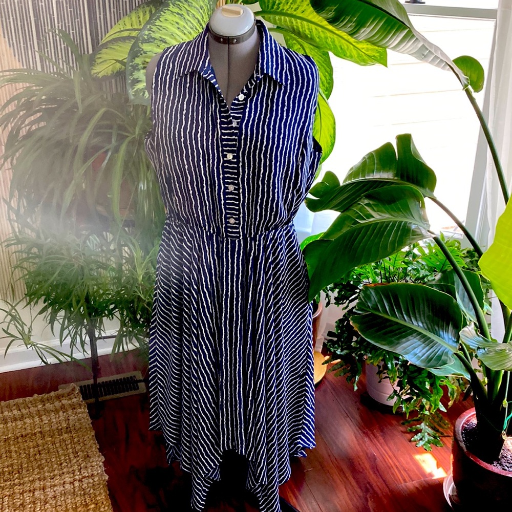 Gabby Skye Slvless summer dress navy/white SZ 14w